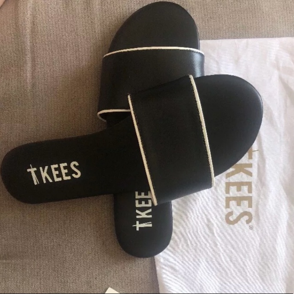 Tkees Summer Sandal- new in box